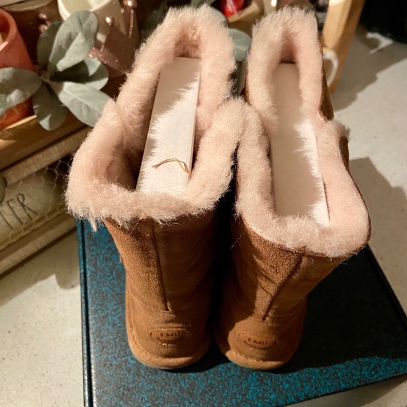 Girls size 4 EMU Australia boots - Picture 5 of 9
